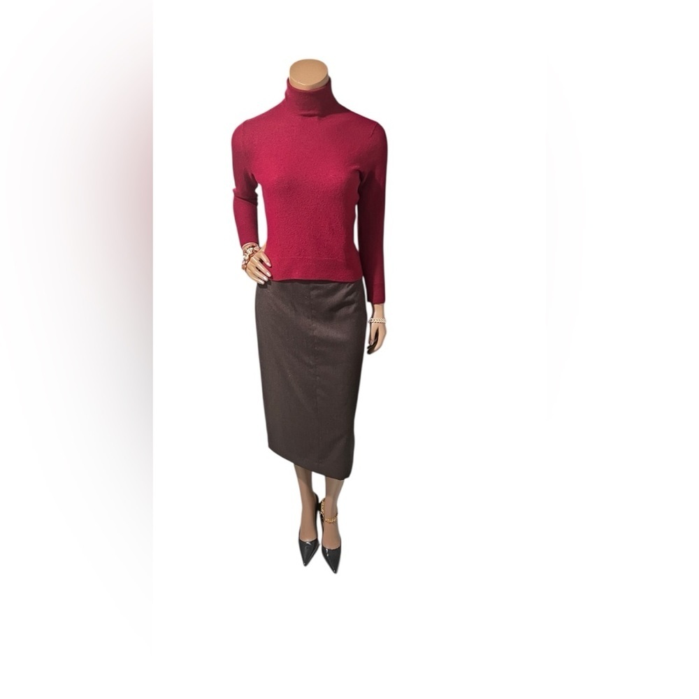 Chic Brown Pencil Skirt and a Banana Republic knit Sweater. Y2K Trending☑️ - Picture 11 of 15